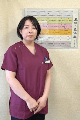 女性スタッフ